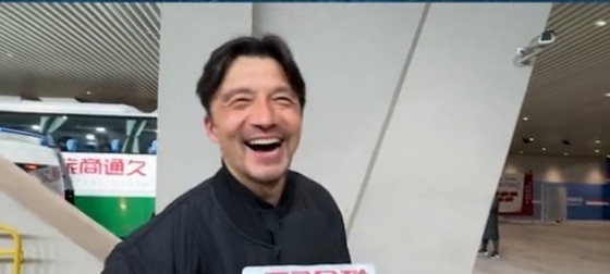 帶孩子和帶球隊(duì)哪個(gè)更累？謝暉笑言：都累，但帶孩子更累